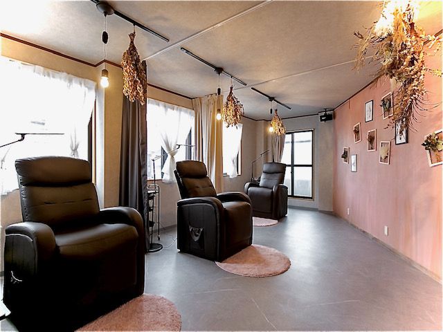 【西舞子】≪土日祝休み可能≫≪髪色・ネイル自由≫≪売上50%還元≫≪店販100％バック≫ライフスタイルに合わせた働き方ができるのでお子さんがいらっしゃる方にもおすすめ！「4 Leaf Clover（フォーリーフクローバー）」からネイリスト（ネイル）の求人☆☆