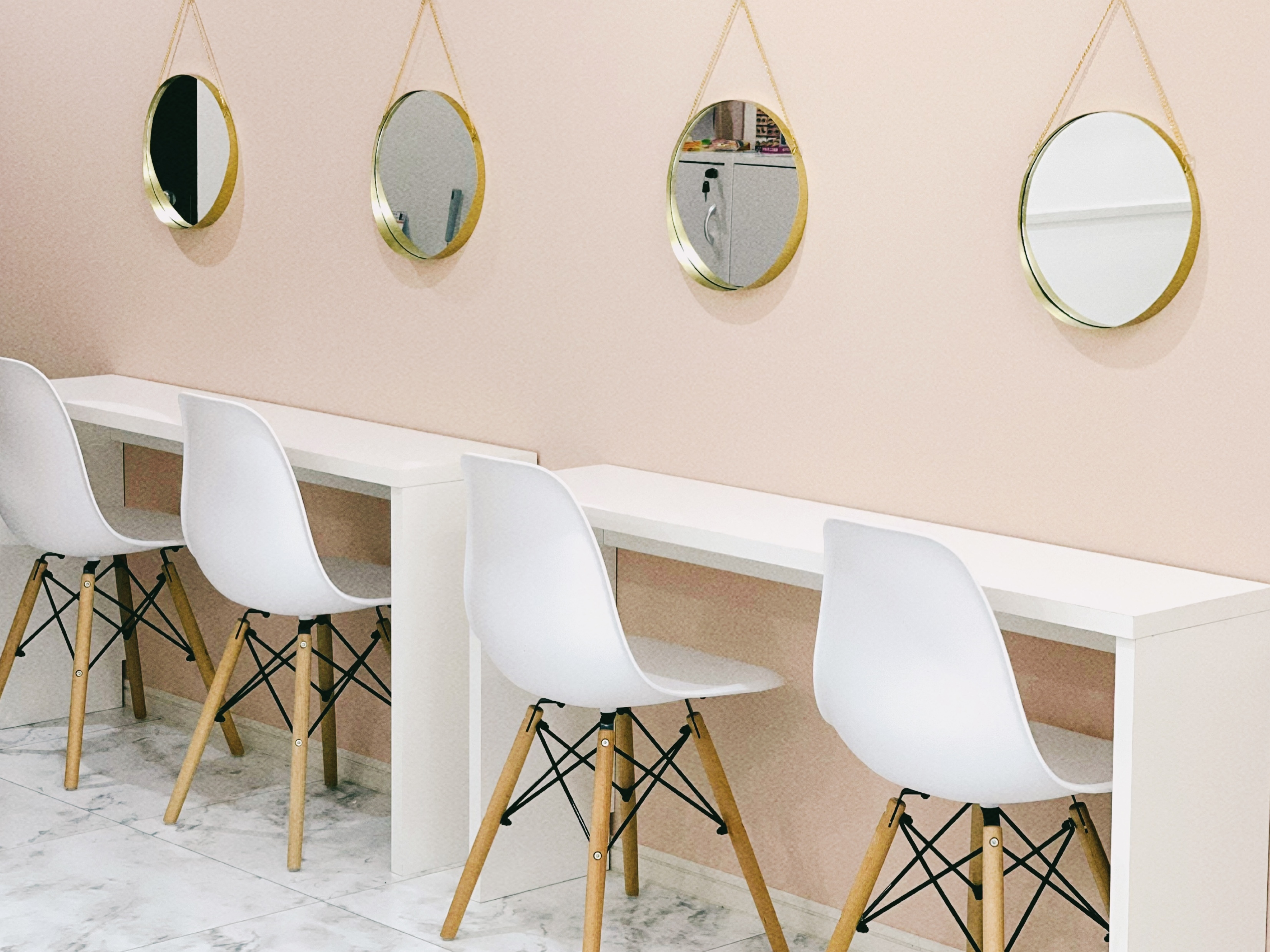 【町田駅】≪まつげパーマ専門店≫≪土日休み月4回までOK！≫≪髪色ネイル自由≫≪変形時間労働制≫≪独立支援制度あり≫仕事とプライベートを両立したい方必見！スタッフファーストで、サロンの雰囲気の良さを何よりも大切にしています！「arts eyesalon 町田店（アーツアイサロンマチダテン）」からアイリスト（まつげパーマ）の求人☆☆