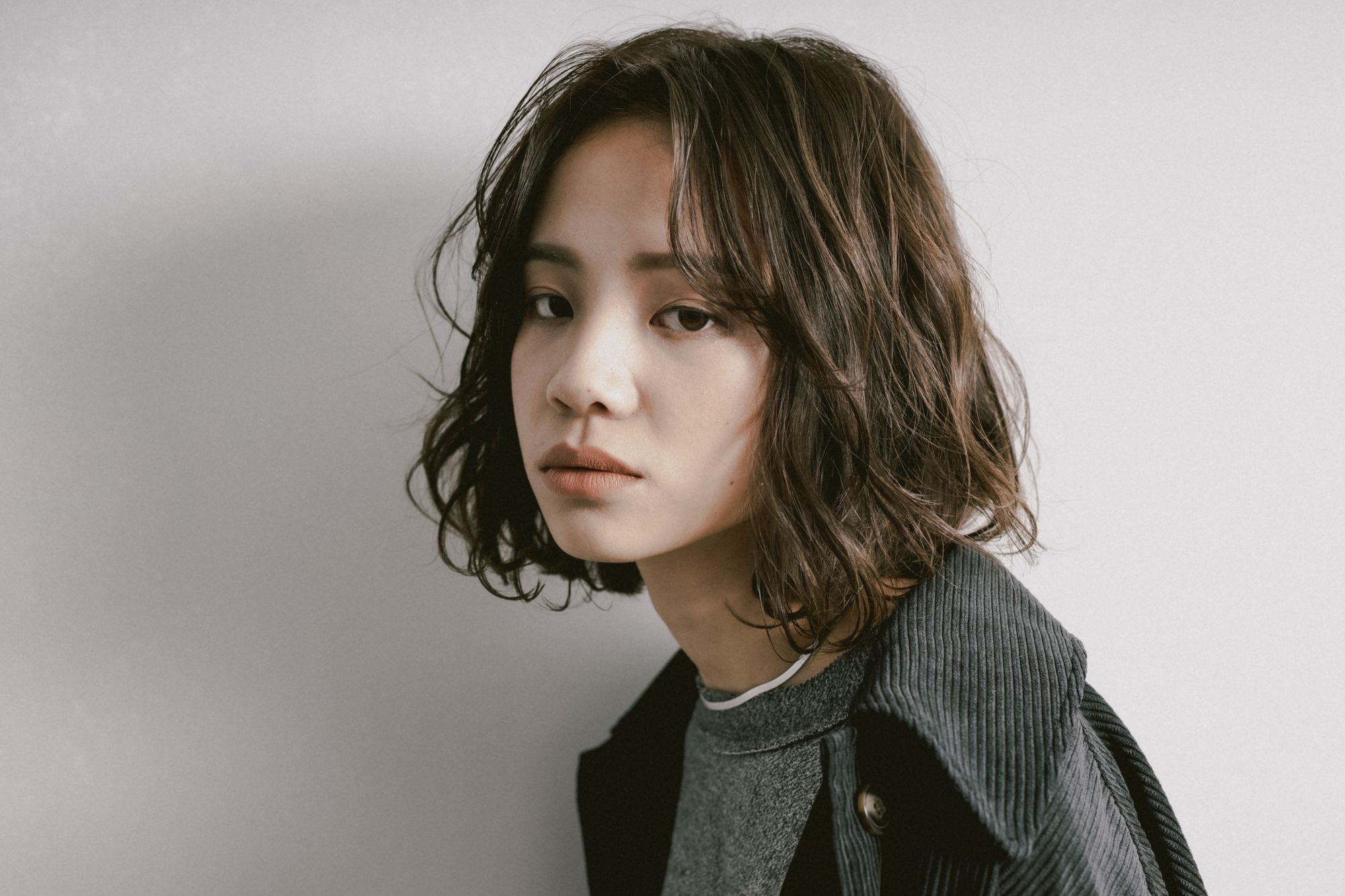 【江坂】≪月8日休み≫≪社会保険完備≫≪頑張り次第で2年でデビュー可能≫≪営業中レッスンも可能≫≪月給23万円〜≫スパニストも大歓迎の地域密着サロン「STAGE R.eco(ステージレコ)」からアシスタント(美容師)の求人☆★