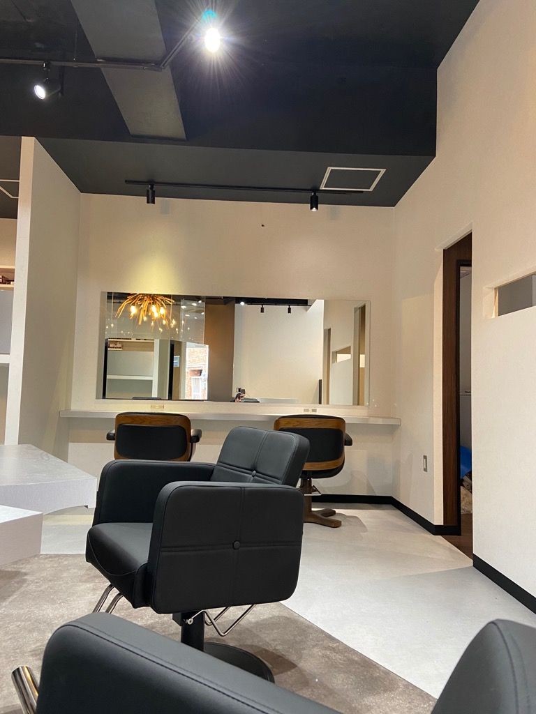 【姫路駅】≪社会保険加入OK≫≪18時過ぎには退勤可能≫≪月7日休み、有給休暇あり≫など、働きやすい環境が揃ったお店です!セットも学べる「TWENTY FIVE(トゥエンティファイブ)」からスタイリスト(美容師)の求人☆★