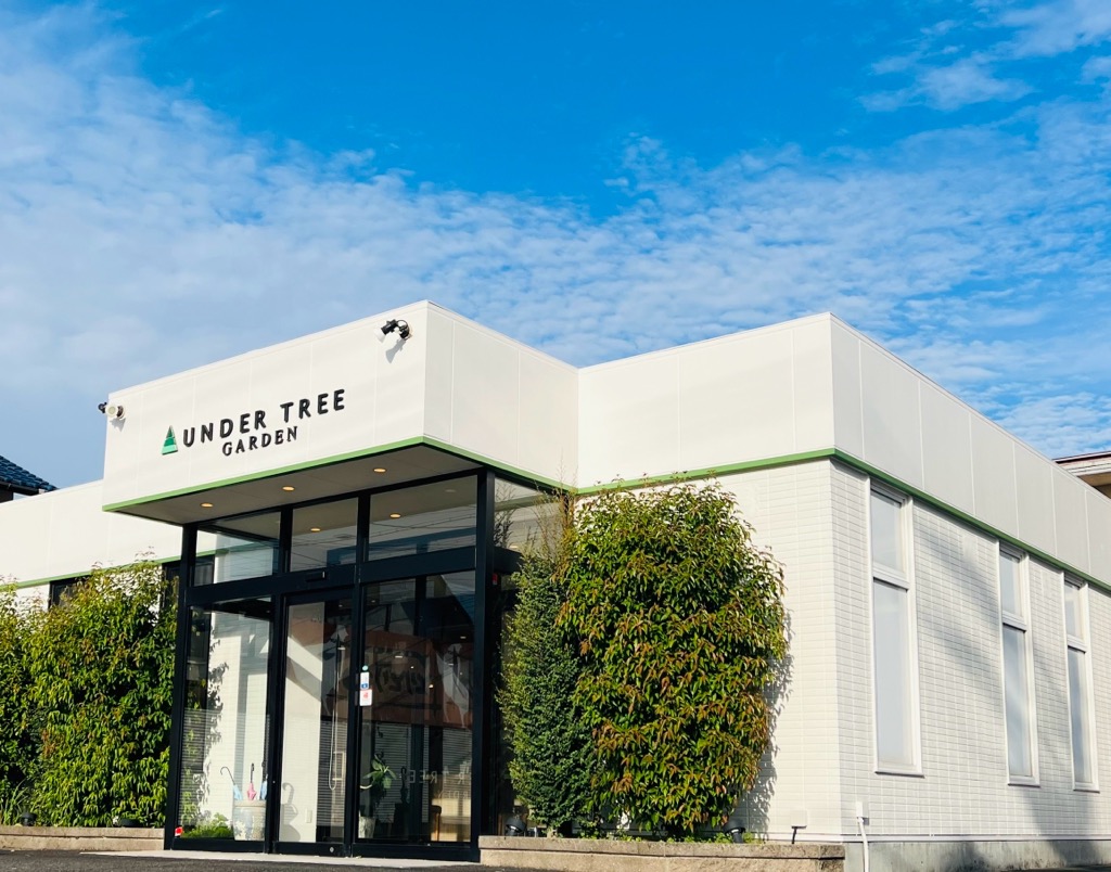 【津島駅】≪完全週休二日制≫≪営業中レッスンOK≫≪充実した教育体制≫営業中の空いた時間があればレッスンができる！時間を有効活用して効率よく技術が学べる！「UNDERTREE GARDEN（アンダートゥリーガーデン）」からアシスタント（美容師・理容師）の求人☆★