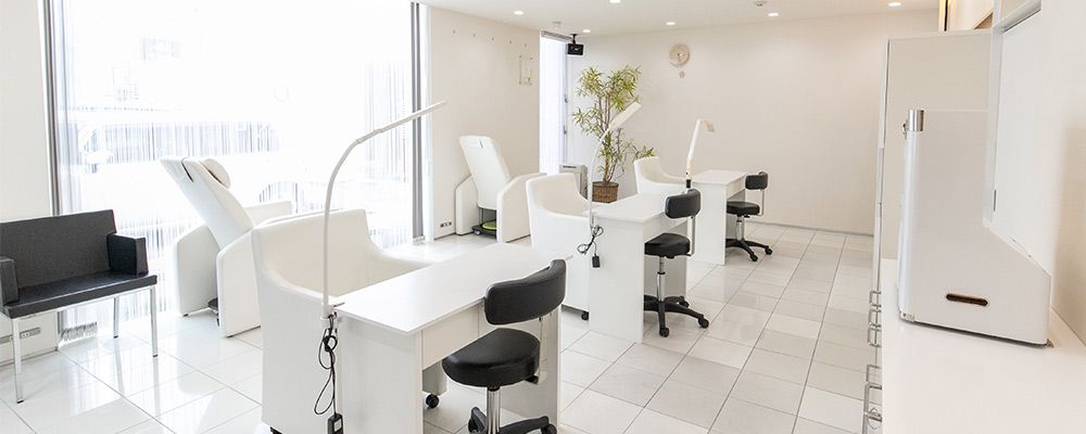 【勝瑞】≪完全週休2日制≫≪社会保険完備≫≪有給休暇あり≫≪実働8時間労働≫福利厚生が充実しているので安心して長く働けるサロンです！プライベート、仕事ともに充実した方にオススメです！「HIBIKA（ヒビカ）」からスタイリスト（美容師）の求人☆★☆