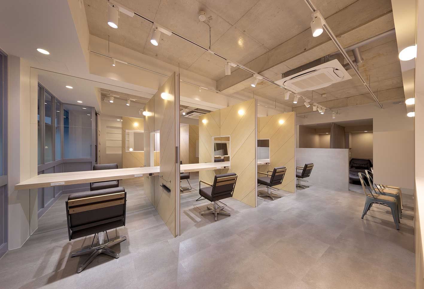 【尼ヶ辻】≪月8〜10日休み≫≪日曜休みあり≫≪19時までに退勤可能≫≪残業はほとんどなし≫≪有給休暇あり≫プライベートや家族との時間も充実できるアットホームなサロン！SNSなどの情報発信をしていきたい方にもおすすめ◎「Hair salon Tera（ヘアーサロンテラ）」からスタイリスト（美容師）の求人☆☆