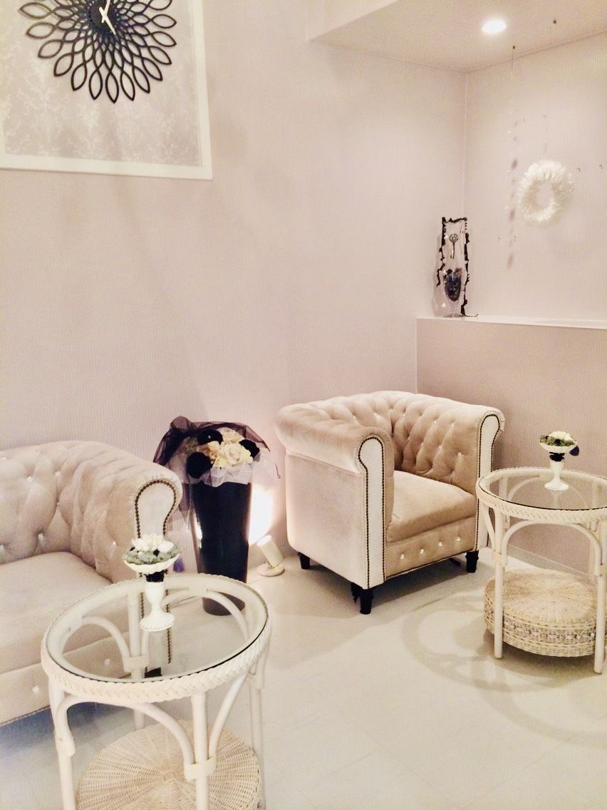 【平城山】≪平均退社時間20時台≫≪髪型・ネイル・服装自由≫教育体制バッチリ！アットホームで働きやすい環境でお客様としっかり寄り添える個室型サロン「GUERIRL VOGUE（ゲリーヴォーグ）」からアイリスト（まつげエクステ・まつげパーマ）の求人☆☆