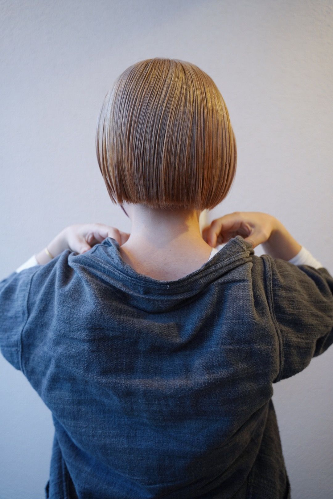 【摂津本山】≪月8〜10日休み≫≪社会保険完備≫≪20時までの退勤OK ≫お店で撮影などもしているので、撮影やアレンジなどが好きな方必見!リピートされる方が多いので歩合でしっかり稼げる!「Rosso associate with hair(ロッソアソシエイトウィズヘアー)」からスタイリスト(美容師)の求人☆☆