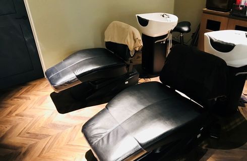 【神辺町】≪入客チャンスあり≫≪基本残業なし≫質の高い技術・接客で女性だけでなく男性のお客様も多め!アットホームな雰囲気の地域密着型ヘアサロン「hair salon Hinata(ヘアサロンヒナタ)」からスタイリスト(美容師)の求人★☆