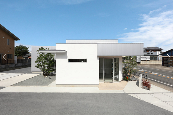【韮川】◆営業中の練習可能・マツエクも学べる・月8日休み・土日休みも月1日程度相談可能◆より実践に近い形で経験を積み、1年半でのデビューも目指せるサロン「Luz(ラズ)」からアシスタント(美容師)の求人☆★