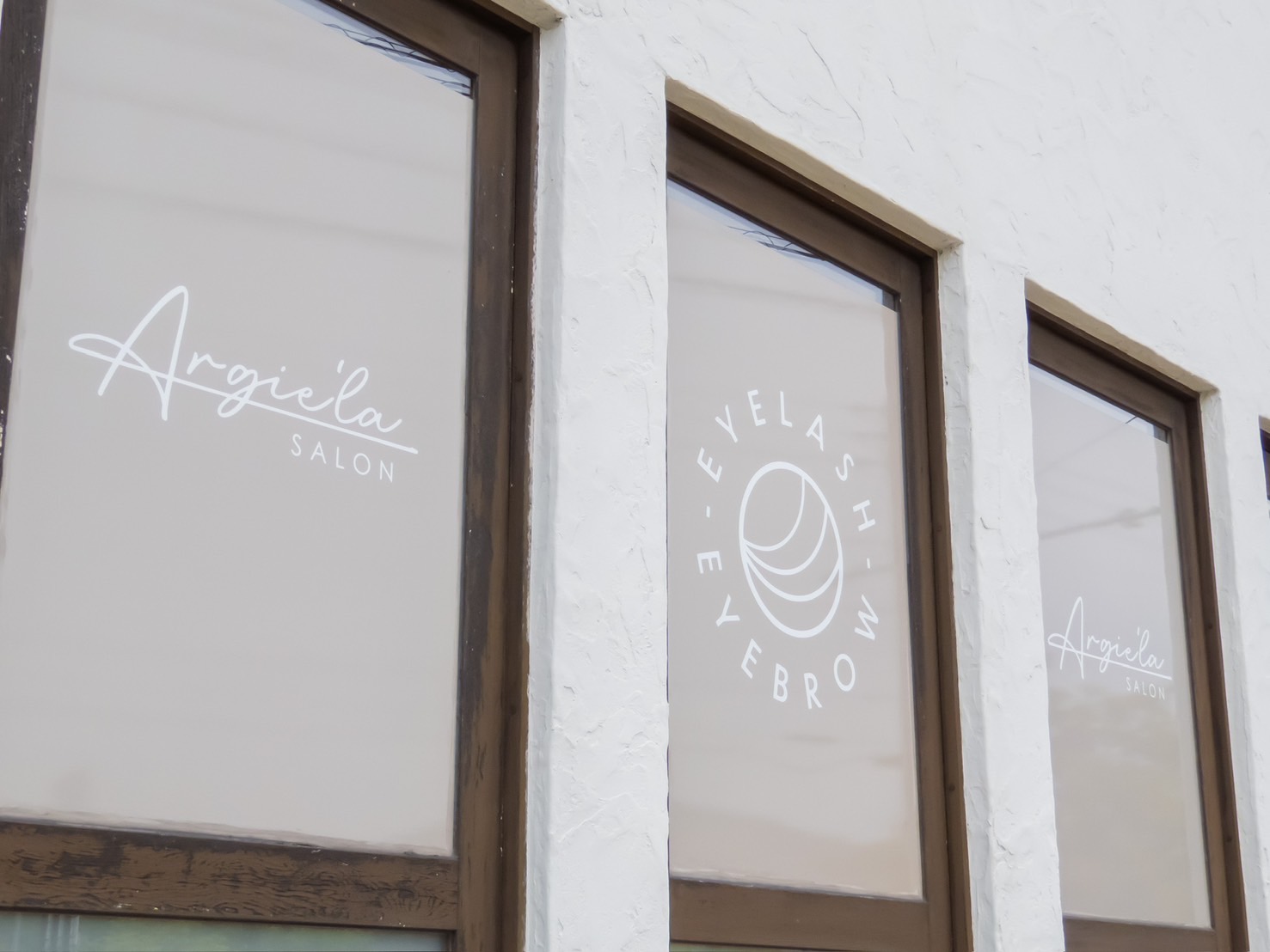 【西坂】≪社会保険完備≫≪土日祝休み可能≫≪未経験・新卒生OK≫髪型・ネイル自由！融通が利くので働きやすい環境！未経験でもしっかり研修があるので安心！店長、幹部候補も大歓迎の「Argie'La（アルジェラ）」からアイリスト（アイデザイナー・まつげエクステ）の求人☆☆