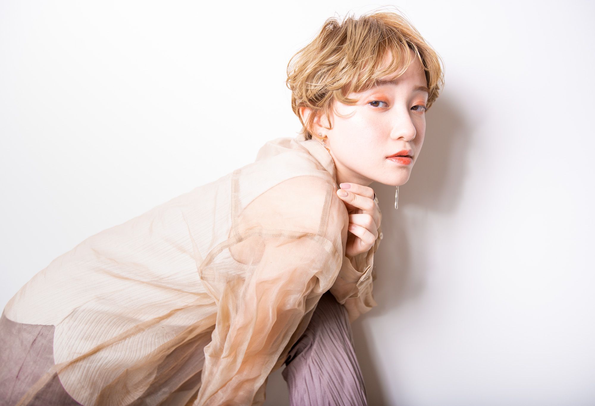 【茨木駅】≪有給休暇あり≫≪日曜休みあり≫≪2年以内のデビューも可能≫美容師以外のやりたいことも挑戦できる環境！撮影・カットコンテストで日本一になったスタッフ在籍！「TEMIL HAIR（テミルヘアー）」からアシスタント（美容師）の求人★☆