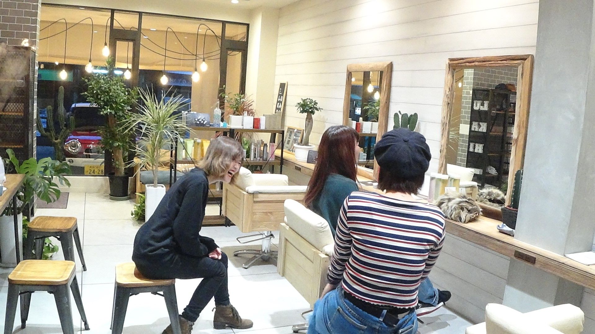 【三田駅】≪土日休み応相談≫≪交通費支給≫≪夏季・年末年始休暇あり≫営業中のレッスン可能!脱体育会系で自由度が高いお洒落な隠れ家サロン「Hair Life style LUKAHI(ヘアーライフスタイルルカヒ)」からアシスタント(美容師)の求人☆★