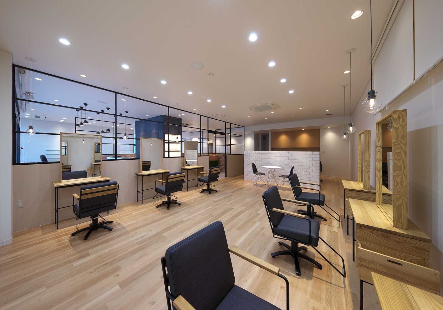 【大津京】≪月7000円でサロンの寮に住≪月給25万円〜≫≪月8日休み≫≪社会保険完備≫アイラッシュやネイル、着付けも学べるトータルビューティーサロン！働きやすい環境があり、アイラッシュやネイル、着付けも学べるトータルビューティーサロン！入客チャンスも抜群なので入社してすぐにも活躍できます！「TOP BEAUTY 大津京店（トップビューティーオオツキョウテン）」からスタイリスト（美容師）の求人☆★