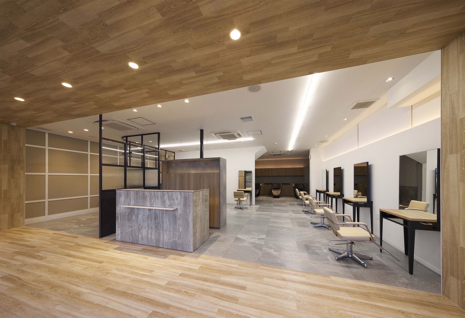 【北山】≪月7000円でサロンの寮に住める≫≪月8日休み≫≪社会保険完備≫アイラッシュやネイル、着付けなども学べるトータルビューティーサロン！営業時間内レッスンで効率よく学べる環境です！「TOP BEAUTY 北山店（トップビューティーキタヤマテン）」からアシスタント（美容師）の求人☆★