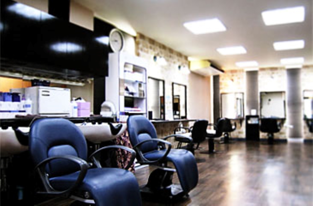 【古河駅】◆日曜定休・19時までに退勤可能・有給休暇あり◆日曜定休と19時までの勤務で、プライベートも充実！自分にあったは働き方の出来るサロン「美容室ルピナス 古河西口店（ビヨウシツルピナスコガニシグチテン）」からスタイリスト（美容師）の求人☆★