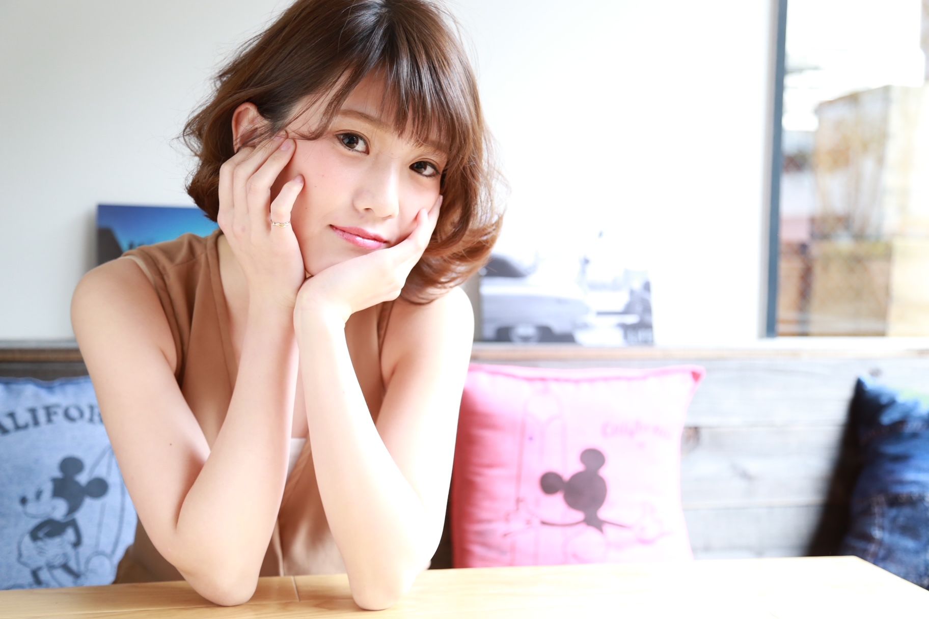 【山の街】≪完全週休2日≫≪実働8時間≫≪社会保険完備≫≪時短勤OK≫≪土日休みOK≫≪有給休暇あり≫≪年末年始休暇あり≫営業中のレッスンOK！少人数でアットホームな環境！「shed.（シェド）」からアシスタント（美容師）の求人☆★