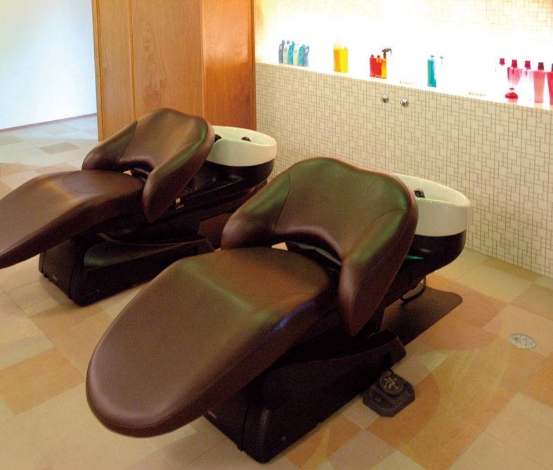 【播磨町】≪19時までの退勤可能≫≪有給休暇あり≫正社員・パート・業務委託から選択可能！独立支援あり！子育てママさんも働きやすい環境！「hair essence（ヘアーエッセンス）」からスタイリスト（美容師）の求人☆★