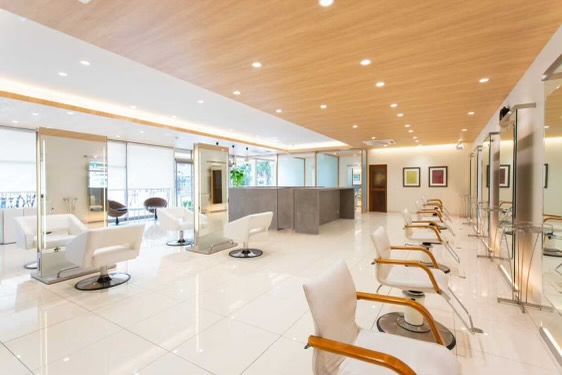 【新神戸】≪完全週休2日≫≪土日休みOK≫≪社会保険完備≫≪20時までの退勤可能≫≪月給20万円スタート≫充実した研修制度！「atelier alex（アトリエアレックス）」からアシスタント（美容師）の求人☆★