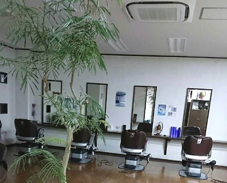 【牧落】≪月給30万円以上≫≪20時までには帰れる≫≪土日休み応相談≫体を壊すような働き方はさせません！来店からお仕上げまでマンツーマン、無理なく時間をかけて入客できるのでやり甲斐抜群です！20,30代に人気の地域密着サロン「男爵 箕面店（ダンシャクミノオテン）」から理容師（理容室）の求人☆★☆