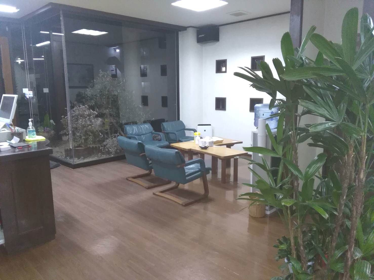 【牧落】≪月給30万円以上≫≪20時までには帰れる≫≪土日休み応相談≫体を壊すような働き方はさせません！来店からお仕上げまでマンツーマン、無理なく時間をかけて入客できるのでやり甲斐抜群です！20,30代に人気の地域密着サロン「男爵 箕面店（ダンシャクミノオテン）」から理容師（理容室）の求人☆★☆