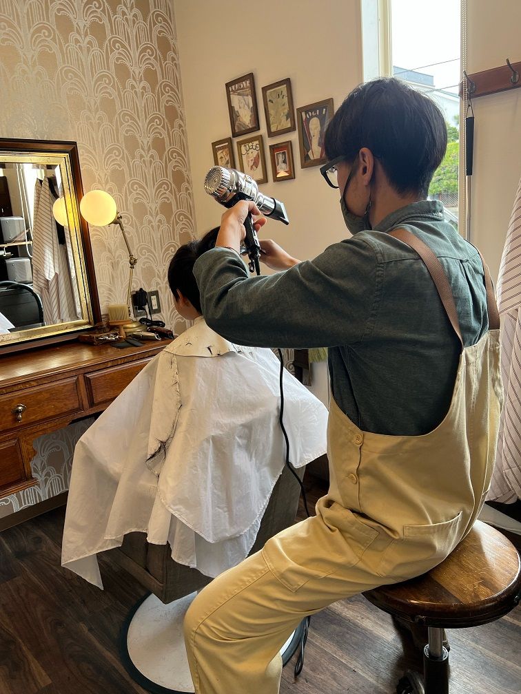 【長住】手荒れ、腰痛に不安がある方必見！！カットのみのお仕事です！！今までの経験を活かしお仕事できる「カット専門店 mille（カットセンモンテンミル）」からスタイリスト（美容師）の求人☆★☆