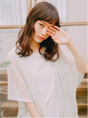 【池袋】≪休日選択制≫≪営業中レッスン可能！≫≪早期デビューも目指せる≫マンツーマンレッスンで、しっかり技術を身に付けた上でデビューを目指せるサロン「銀座LA・BO&SLEEKS（ギンザラボアンドスリークス）」からアシスタント（美容師）の求人☆★