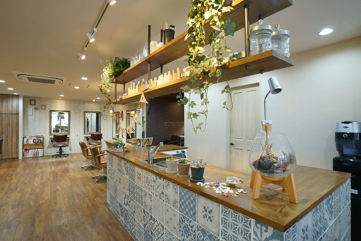 【武蔵小杉】◆土日休みOK・有給休暇あり・社会保険完備◆15時までの勤務など、柔軟に対応可能！各種イベントや撮影チームの設置など、興味があることをピックアップして挑戦できるサロンです！「Salt 武蔵小杉店（ソルトムサシコスギテン）」からスタイリスト（美容師）の求人☆★