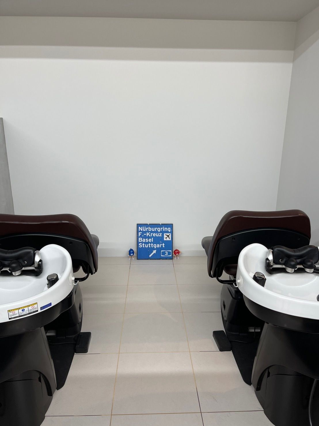 【烏丸】≪月8日休み≫デザインカラーが得意！扱うトリートメントも充実しているので、カラーとケアで単価アップもしっかり狙えます！「Navy（ネイビー）」からスタイリスト（美容師）の求人☆★