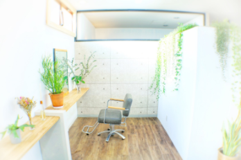 【ふじみ野駅】◆完全週休2日制・住宅手当あり・マイカー通勤OK・社会保険完備◆17時以降に予約がなければ、その時点で退勤可能!しっかり単価をとり、生産性を高めてプライベートも充実!スタッフ定着率バツグンの「LOHAS the second ふじみ野(ロハスザセカンドフジミノ)」からスタイリスト(美容師)の求人☆★