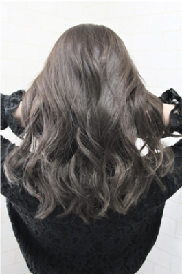 【池袋】≪営業中レッスン可能≫≪社会保険完備≫≪デザインカラーが得意なサロン≫爽やかな店内で居心地の良い空間です！デザインカラー、髪質改善でお客さまから支持されるサロン「Matina hair（マティーナヘアー）」からアシスタント（美容師）の求人☆★