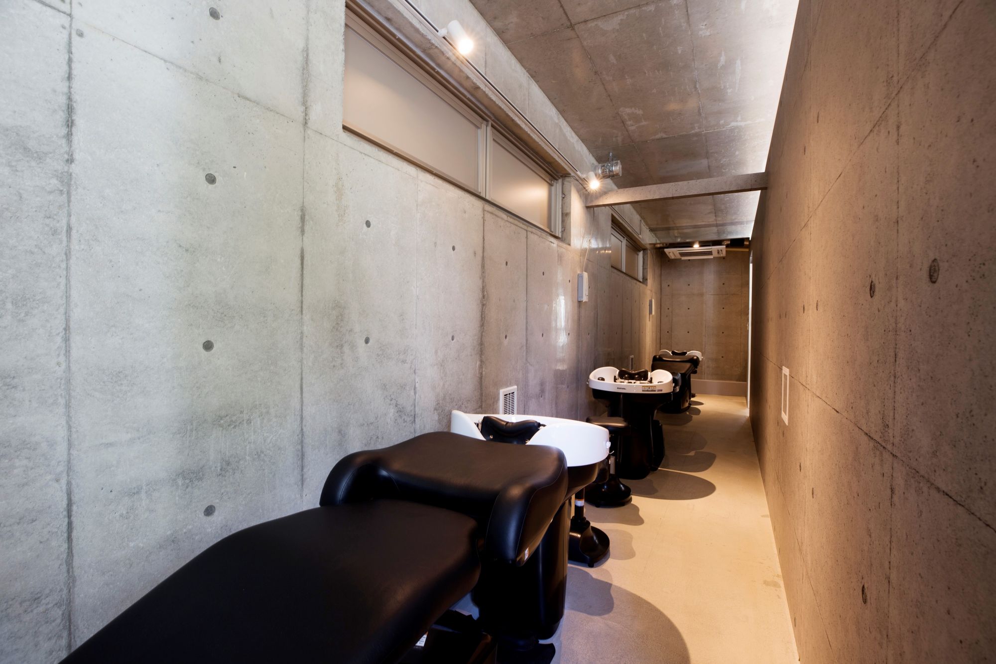 【三鷹】≪月給23万円スタート≫≪社会保険完備≫≪営業中のレッスン可能≫2年でデビュー可能！！まつエクも学ぶことが出来ます！ショートやボブが得意なサロン「HAIR DESIGN RISK（ヘアデザインリスク）」からアシスタント（美容師）の求人☆★