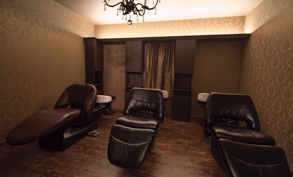 【小松駅】≪社会保険完備≫≪産休育休あり≫≪20時までに退勤も可≫充実した福利厚生面で女性も働きやすいトータルビューティーサロン!「antiqa embel(アンティカアンベル)」からスタイリスト(美容師)の求人☆★