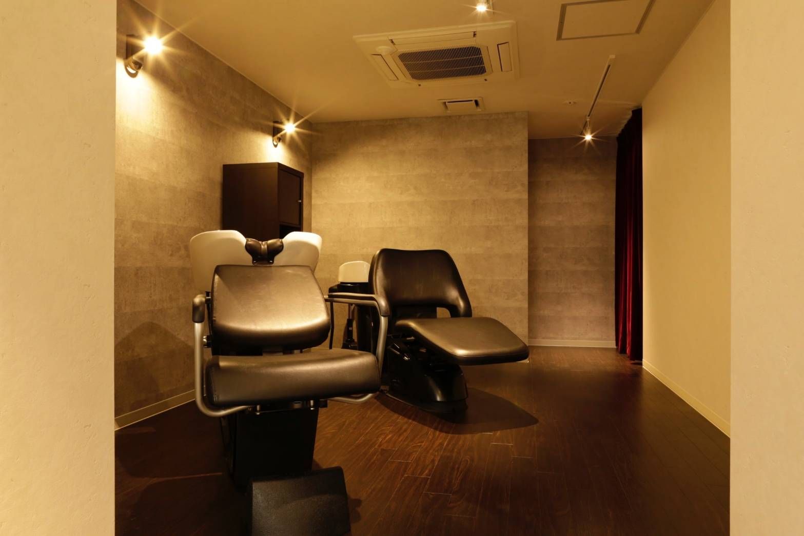 【東中野】≪完全歩合サロン≫≪自由出勤≫≪最大60％還元≫自由なスタイルで働ける！小規模少人数のアットホームサロン「APROUD（アプラウド）」からスタイリスト（美容師）の求人☆★