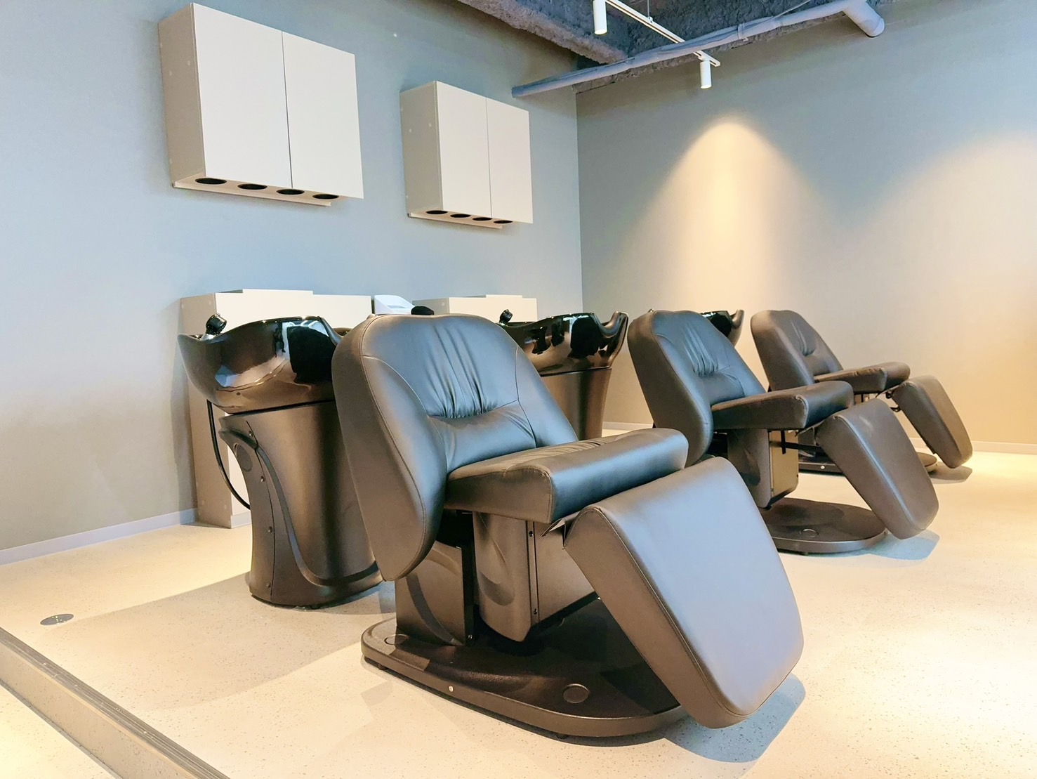 【刈谷駅】最新の薬剤を導入し、トレンドを発信！某有名トリートメントも導入しており、単価UPも狙いやすい環境です！自分に合った入客スタイルと希望時間で働けるサロン「Lana hair salon 刈谷（ラナヘアーサロンカリヤ）」からスタイリスト（美容師）の求人★☆