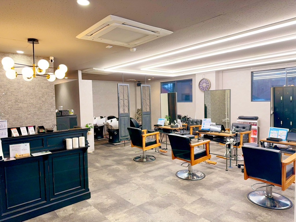 【岩塚】最新の薬剤や機材でトレンドを発信！某有名システムトリートメントを使用しており、単価UPも狙いやすい環境です！あなたの希望に合わせて勤務ができ、キャリアアップも叶うサロンです！「Lana hair salon IWATSUKA（ラナヘアーサロンイワツカ）」からスタイリスト（美容師）の求人★☆