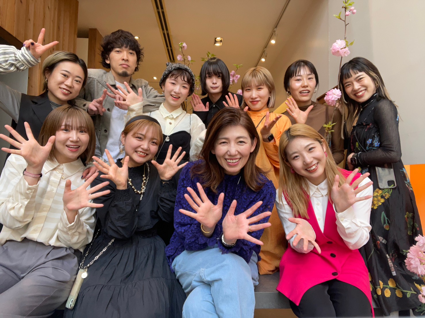 【心斎橋】≪20時台に退勤可能≫≪完全週休2日制≫≪スパ指名の歩合還元あり≫≪丁寧なカットカリキュラム≫平日中心のマンツーマンレッスンで、メリハリをつけて確実に技術UPできる!!モデルを使用したロケ撮影、自社商材のシャンプーやトリートメント!おしゃれなサロンワークに憧れる方必見!!「Bouclettes(ブクレット)」からアシスタント(美容師)の求人☆★☆