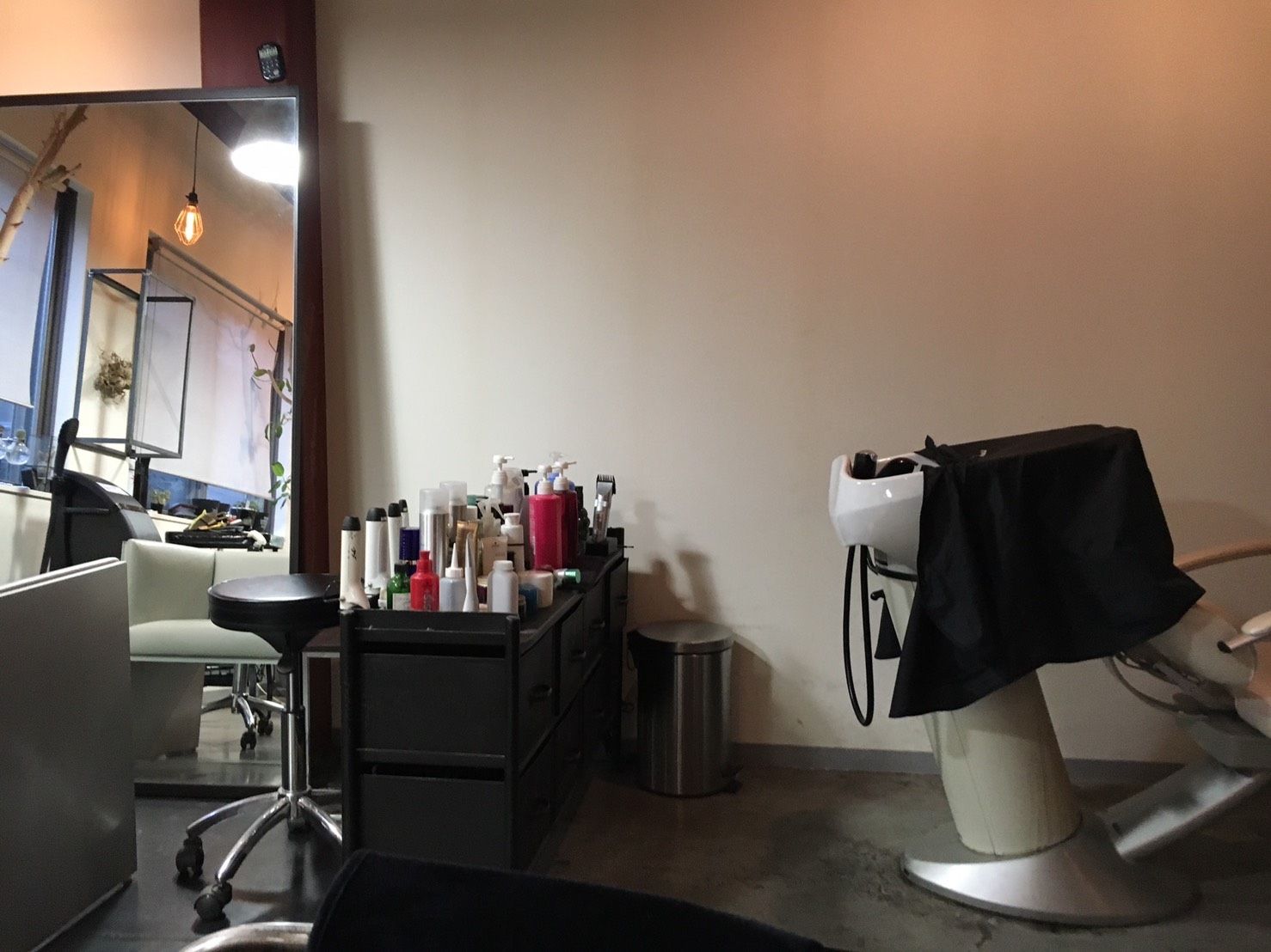 【中崎町】≪社会保険制度あり≫≪月8,9日休み≫≪営業中レッスン推奨≫≪2年以内でデビュー可能≫レッスンはオーナー自ら指導！個人店ならではのアットホームなサロン「XEROGRAPHICA（キセログラフィカ）」からアシスタント（美容師）の求人☆★☆