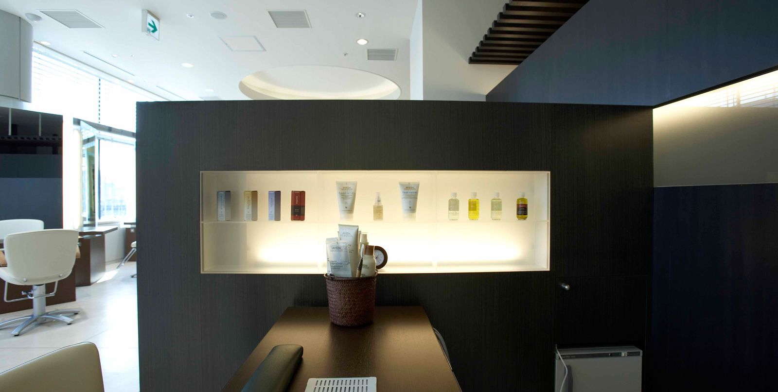 【東京駅】◆完全週休2日制・産休育休制度あり・着付けも学べる・社会保険完備◆あなたの興味があることに挑戦可能、幅広いジャンルの教育システムでオールマイティー且つしっかり単価を取れる美容師を目指せる!「CLAUDE monet H2O・AVEDA 東京ビル TOKIA店(クロードモネエイチツーオーアヴェダトウキョウビルトキアテン)」からアシスタント(美容師)の求人☆★