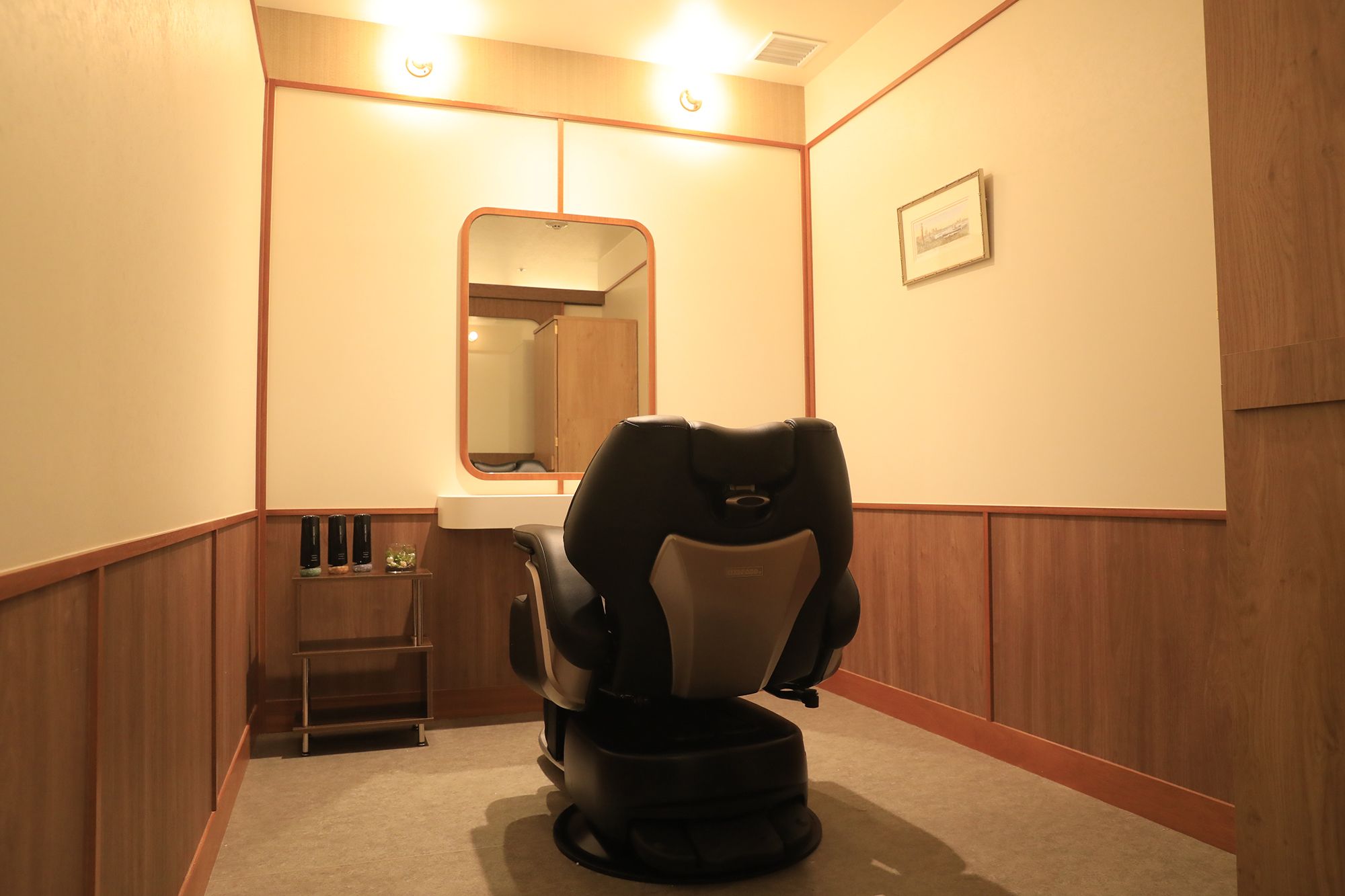 【横浜駅】◆完全週休2日制・産休育休制度あり・着付けも学べる・社会保険完備◆高単価でしっかりお客様をプロデュース！質の高いサービスを提供できます！隠れ家サロン「21_salon the barber そごう横浜店（トゥエンティーワンサロンザ バーバーソゴウヨコハマテン）」から技術者（理容師）の求人☆★