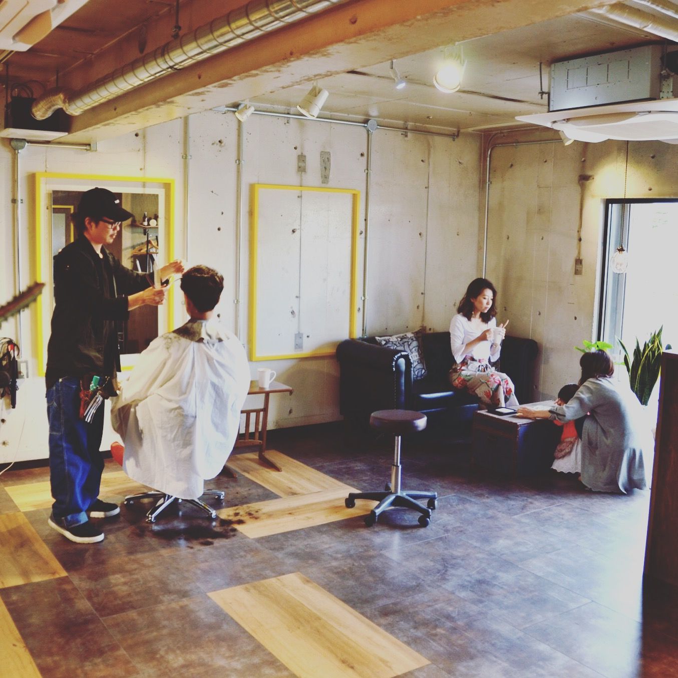 【甲東園】≪20時までに退勤可能≫≪営業中レッスンOK≫≪スタイリストデビュー最短1年≫≪独立ノウハウを学べる環境≫マンツーマンでレッスンしてもらえる!将来独立したい方にもおすすめ!「libera(リベラ)」からアシスタント(美容師)の求人☆★