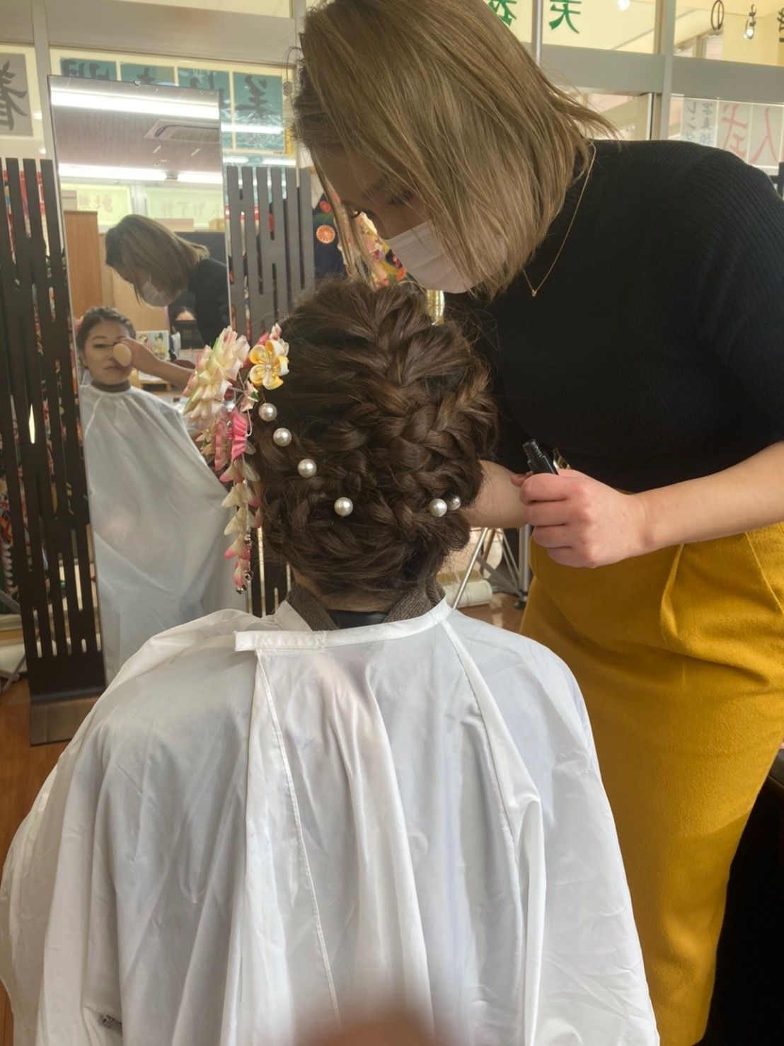 【祝園】◆完全週休2日制・基本18時での退社・早上がりシステムあり・デビューまで2年以内可能・営業時間内レッスン可能・社会保険完備◆プライベートを大切にしながら働ける環境が整っています！ヘアセットやメイクも学べる「Hair Resort Lipe（ヘアリゾートリペ）」からアシスタント（美容師）の求人☆★