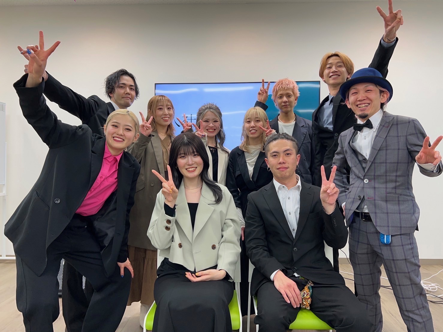 【大名】≪月休8日・人気エリア・社会保険完備≫ハイトーン、Wカラーが好きな方にオススメ！！トレンドを追った最先端のスタイルを創る人気サロン「LORE 天神西通り店（ロアテンジンニシドオリテン）」からアシスタント（美容師）の求人☆★