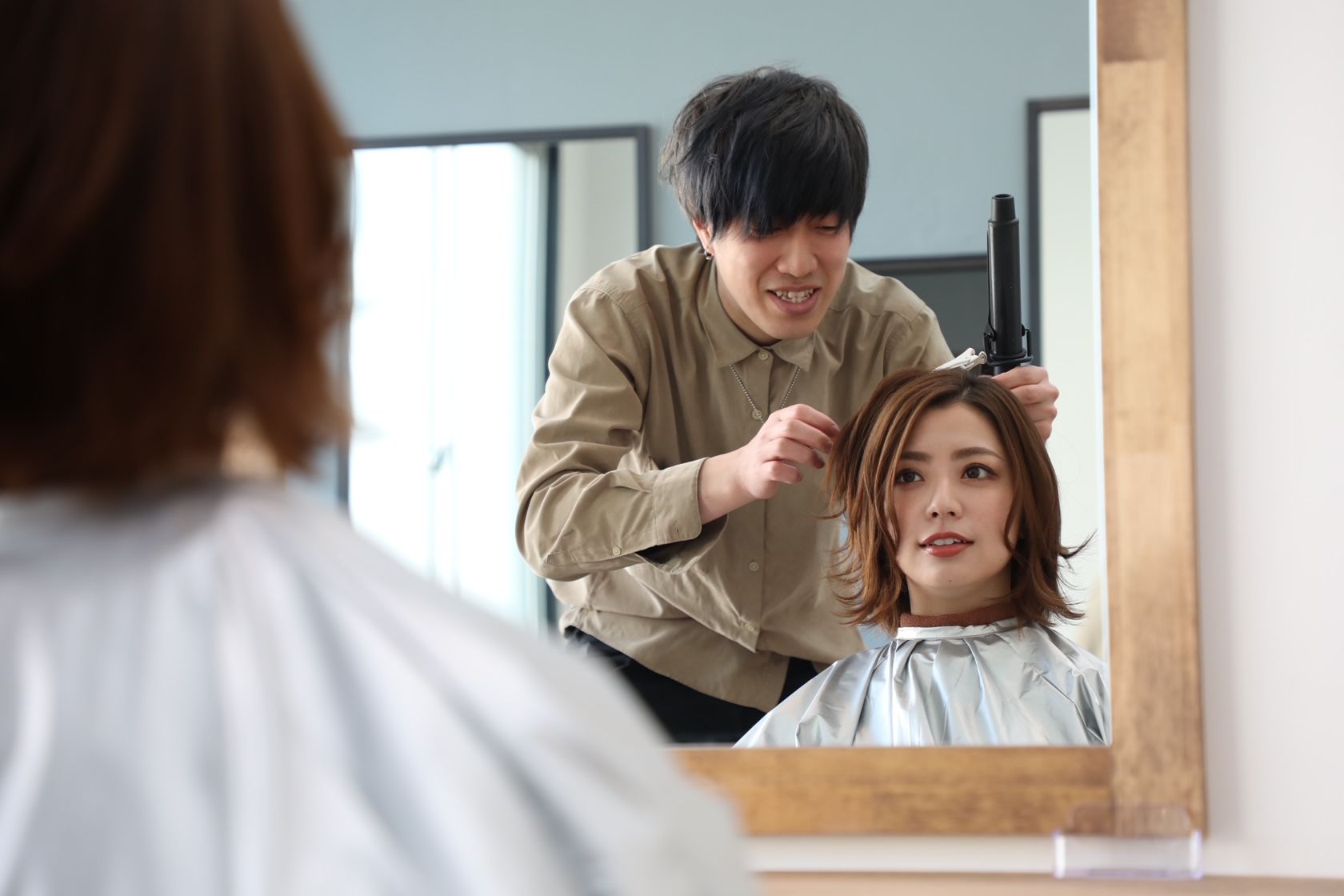 【伊丹駅】≪完全週休2日！≫≪交通費全額支給≫≪スタイリストデビュー最短1年半≫技術に自信がなくても、美容が好きな方なら大歓迎！少人数のアットホームサロン「LeaLea hair&life（レアレアヘアアンドライフ）」からアシスタント（美容師）の求人☆★