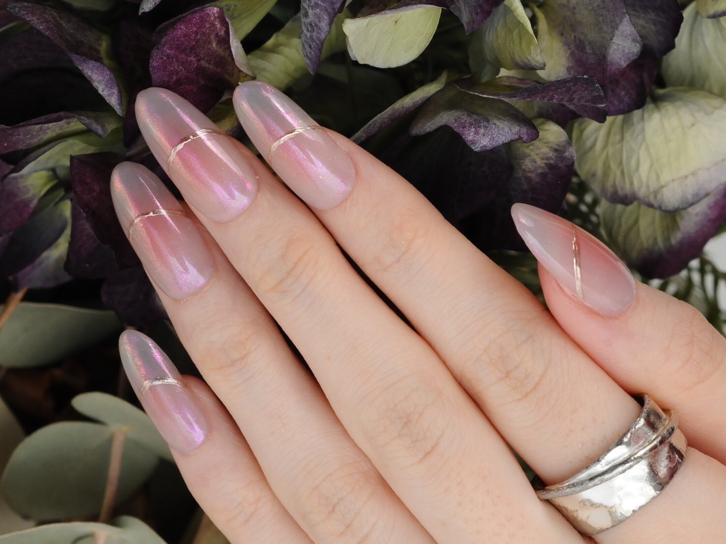 【松ノ浜】≪社会保険完備≫≪実働8時間≫≪月9日休み≫≪月2回土日休み可能≫希望休や有給などプライベート充実もできる環境です！「beauty salon LOOP（ビューティーサロンループ）」からネイリスト（ネイル）の求人☆☆