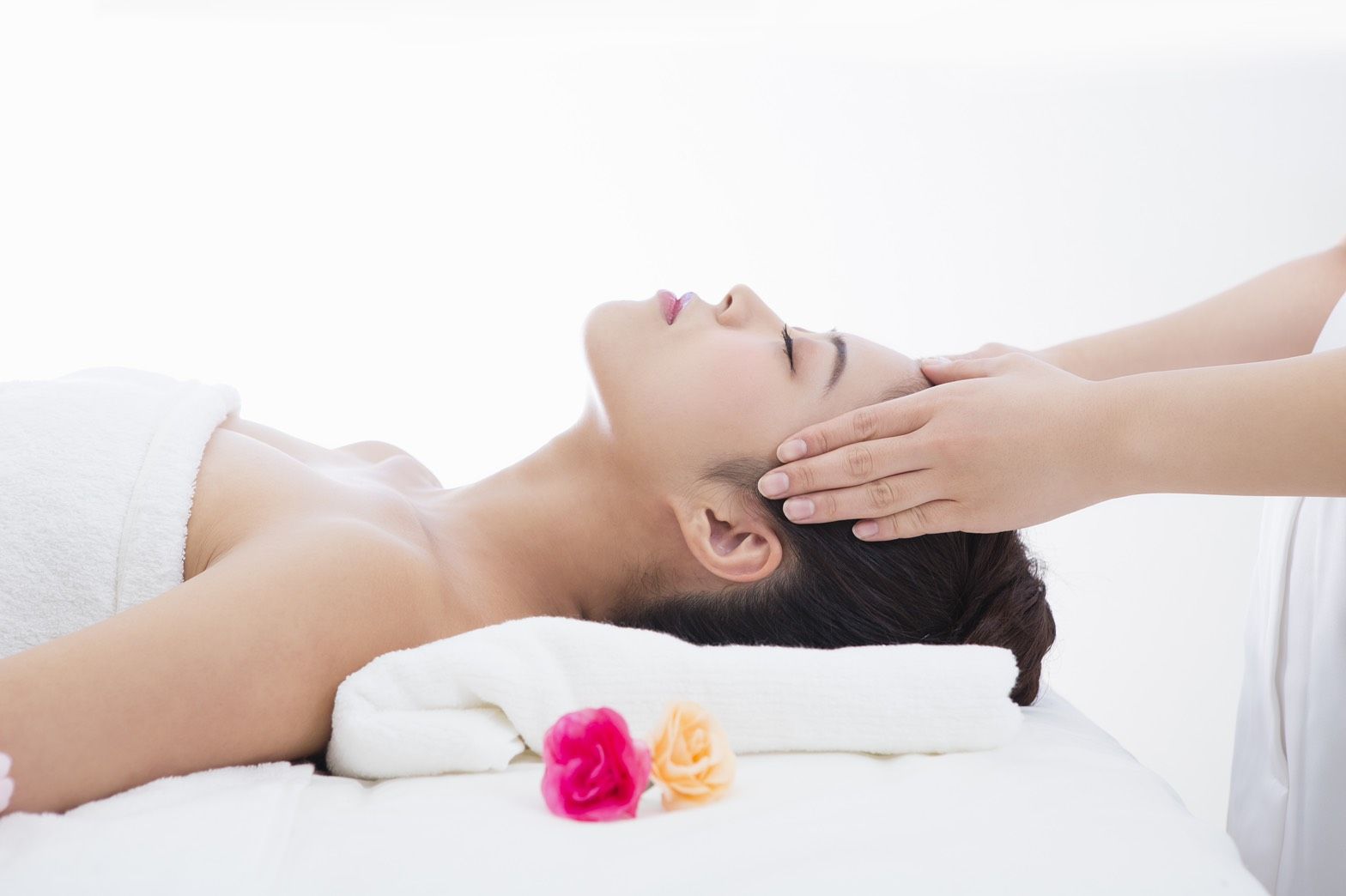 【阪急茨木市駅】≪エステサロンでの実務経験のある方の募集≫≪実働8時間≫≪休憩1時間≫≪エステティシャンも髪色、ネイル相談可≫≪アイラッシュ併設≫売上に応じてしっかり歩合還元されるからやる気に繋がる◎自分の好きや得意をフルに活かせるアットホームサロン「blue luna（ブルールナ）」からエステティシャンの求人★☆★