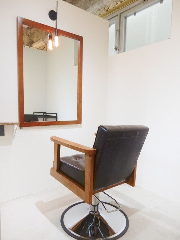 【赤坂駅】≪指名／フリー売上100％還元・完全自由出勤・集客の必要なし≫高い還元率なのでがっつり稼げる環境！ライフスタイルに合わせて働くことが可能な人気エリアにあるシェアサロン「Salon Mall 大名1号店（サロンモールダイミョウイチゴウテン）」からスタイリスト（美容師）の求人★☆