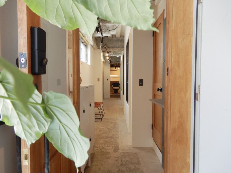 【赤坂駅】≪指名／フリー売上100％還元・完全自由出勤・集客の必要なし≫高い還元率なのでがっつり稼げる環境！ライフスタイルに合わせて働くことが可能な人気エリアにあるシェアサロン「Salon Mall 大名1号店（サロンモールダイミョウイチゴウテン）」からスタイリスト（美容師）の求人★☆