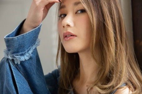 【大通】≪月8日休み≫≪有給休暇あり≫≪実働8時間、拘束9時間≫≪社会保険完備≫20時までに帰宅可能なのでプライベートも確保できます!ネイル・アイラッシュなどを取り扱うトータルビューティーサロン「BOLLEY BOLLEY(ボレーボレー)」からスタイリスト(美容師)の求人★☆★