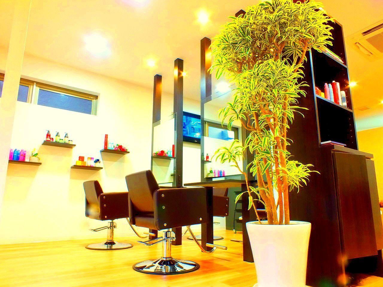 【相模大野】≪正社員or業務委託≫≪月35万円保障あり≫≪社会保険完備≫正社員は有給休暇もあり、福利厚生が充実！バリバリ働いて、稼ぎたい方にオススメです！「AXIS hair design（アクシスヘアデザイン）」からスタイリスト（美容師）の求人★☆★