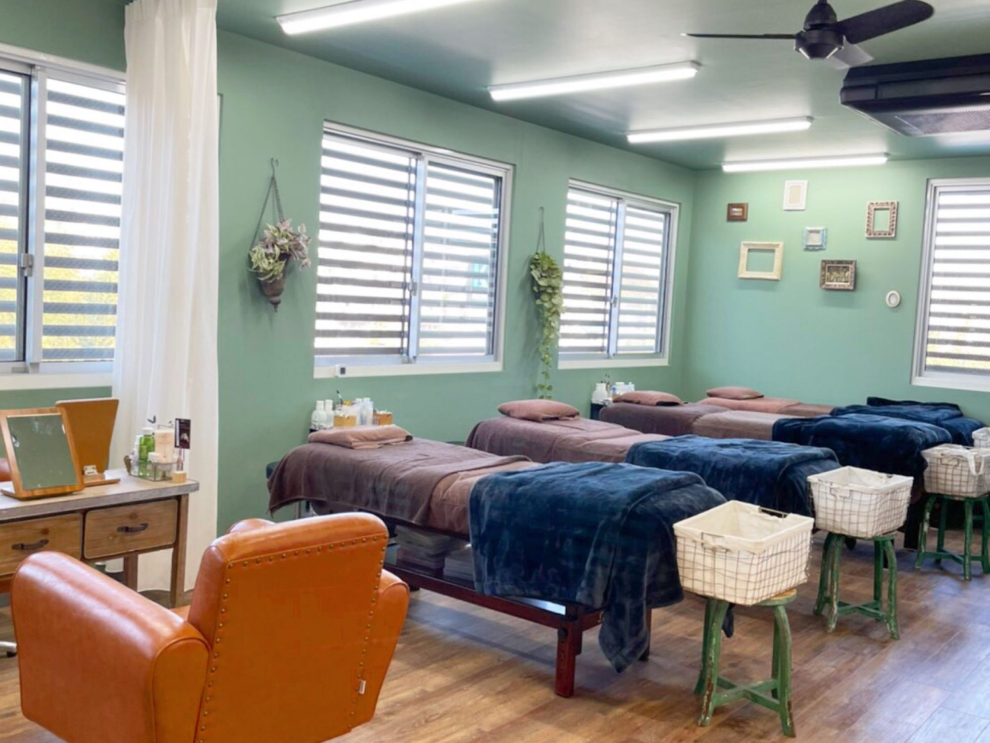 【鶴ヶ峰】◆業務委託or正社員◆トレンドを押さえたメニュー展開が魅力！融通の利きやすいサロンなので、ママさんアイリストも多数活躍しています！技術指導も営業時間内にできます「Sugar 鶴ヶ峰店（シュガーツルガミネテン）」からアイリスト（アイデザイナー・まつげエクステ）の求人☆☆