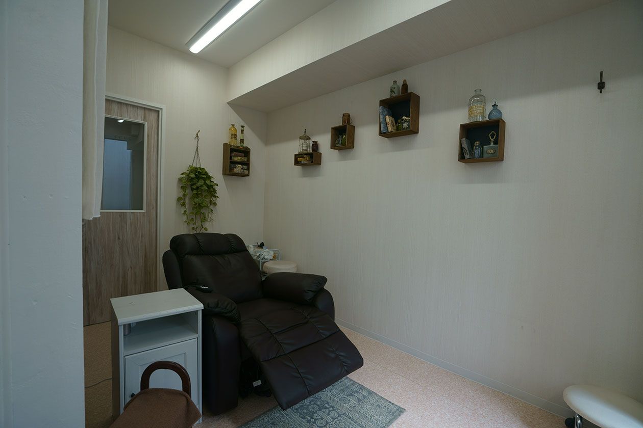 【鶴ヶ峰】◆業務委託or正社員◆トレンドを押さえたメニュー展開が魅力！融通の利きやすいサロンなので、ママさんアイリストも多数活躍しています！技術指導も営業時間内にできます「Sugar 鶴ヶ峰店（シュガーツルガミネテン）」からアイリスト（アイデザイナー・まつげエクステ）の求人☆☆