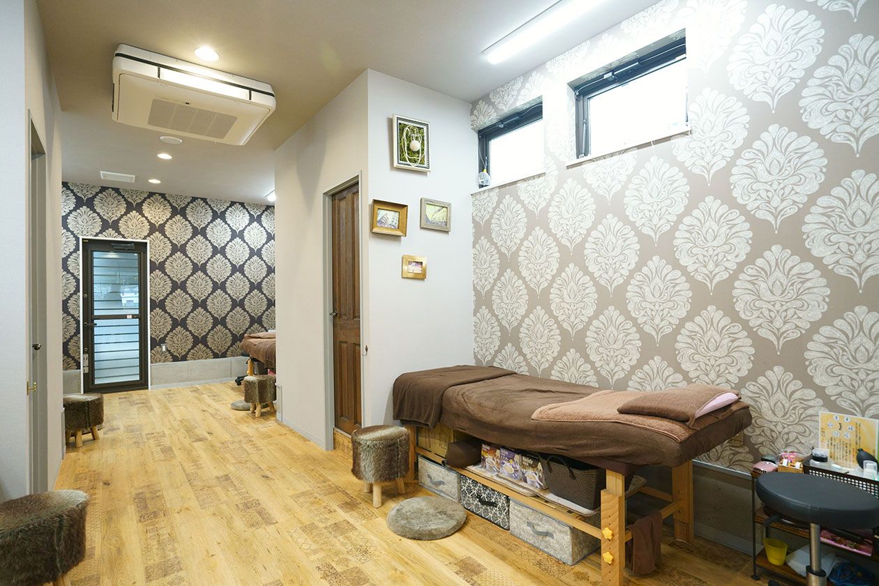 【星川】◆業務委託or正社員◆トレンドを押さえたメニュー展開が魅力!融通の利きやすいサロンなので、ママさんアイリストも多数活躍していますよ!技術指導も営業時間内にできます「Sugar 星川店(シュガーホシカワテン)」からアイリスト(アイデザイナー・まつげエクステ)の求人☆☆